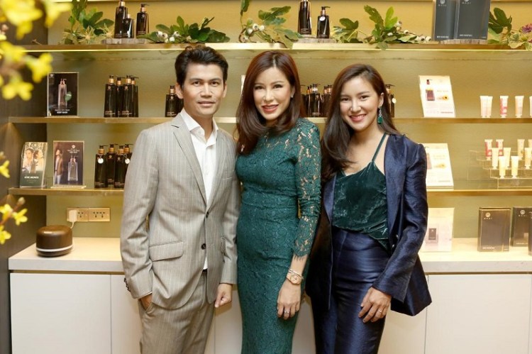 1claire1-นิกร