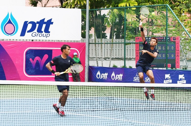 1tennis33_สนฉัตร รติวัฒน์ (ขวา) สรรค์ชัย รติวัฒน์ (