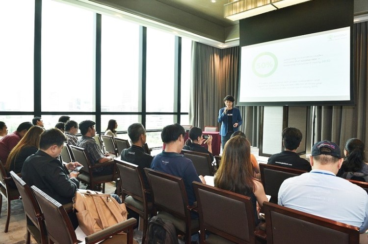 1sling7-Event ambient(1)