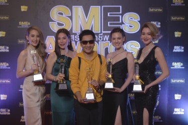 1smes-ดาราร่วมรับรางวัล