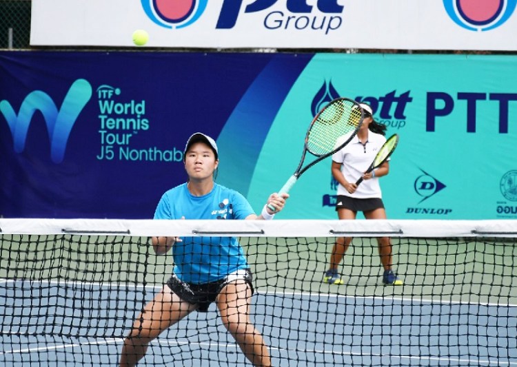 1tennis01_ภาวินี ร่วมรักษ์(หน้า)ธมนพรรณ จงเลิศตระ