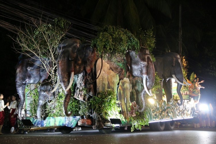 มหัศจรรย์งานสามอ่าว_๒๐๐๒๒๗_0013