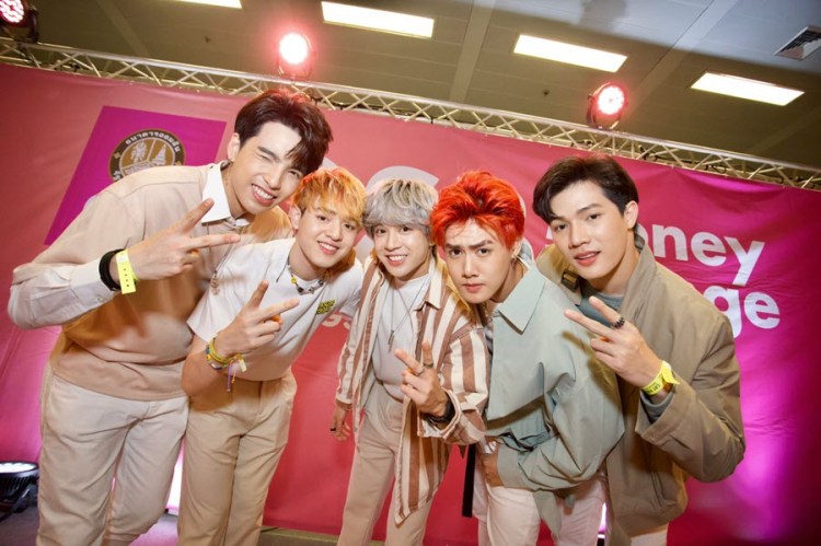 แคท ฟู้ดดิวัล ไอดอล ซูเปอร์แบนด์