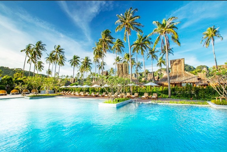 Phi Phi Island Village Beach Resort 03