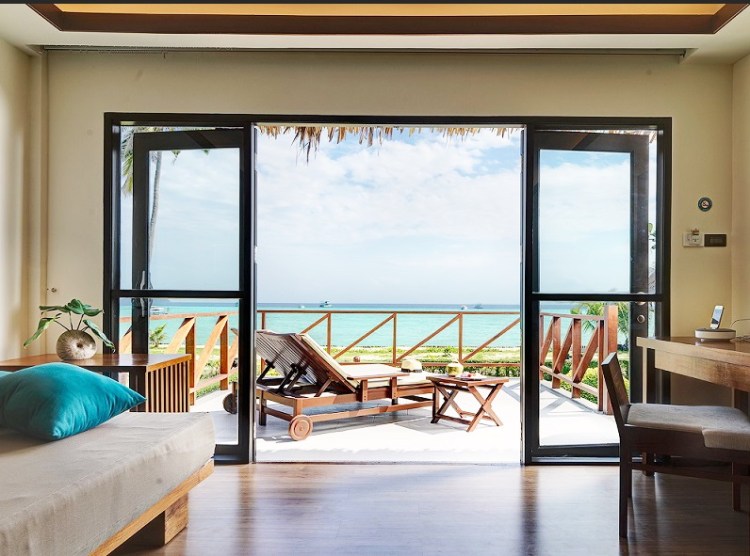 Phi Phi Island Village Beach Resort 05