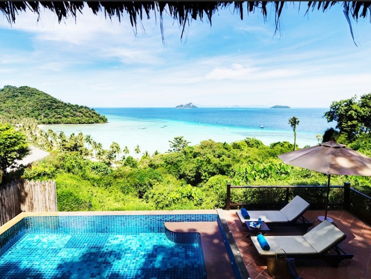 Phi Phi Island Village Beach Resort 09